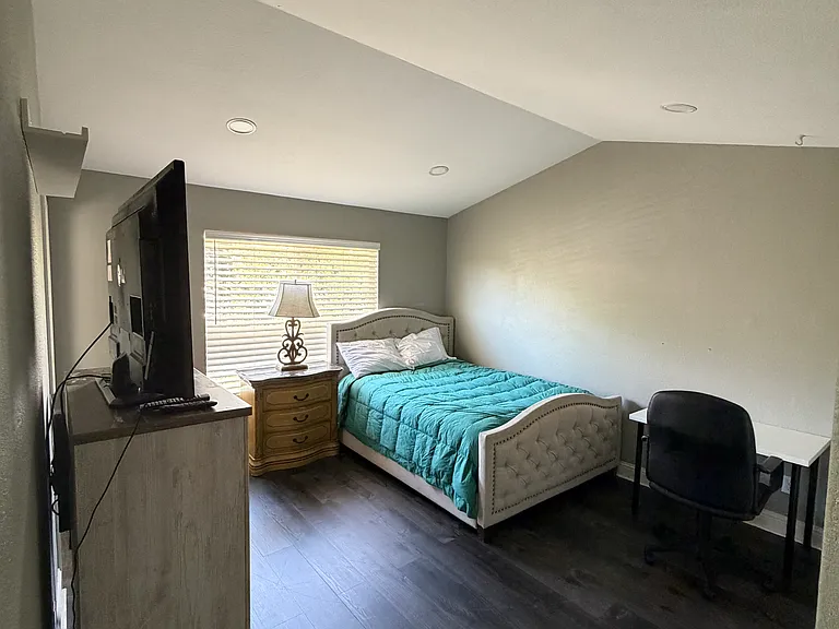 3317 Babson Dr — Photo 1