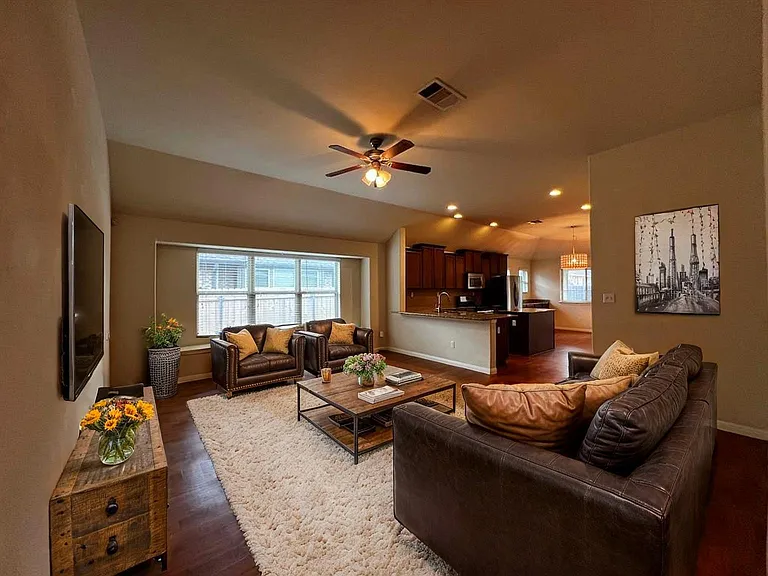 2708 Cottonwood Shores Dr — Photo 6