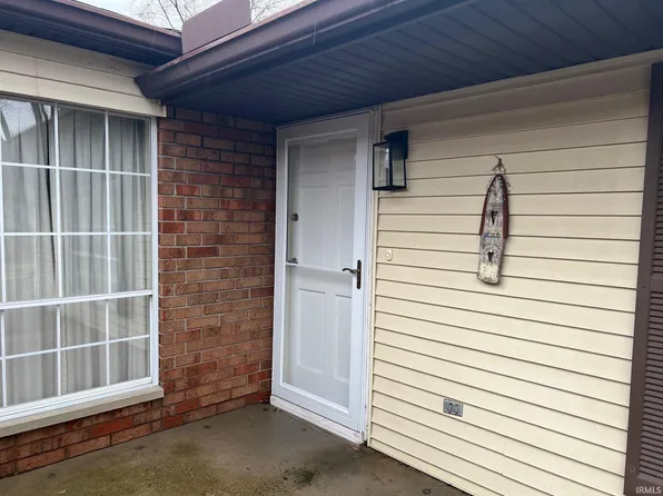 1105 E Regency Dr, Bloomington, IN 47401