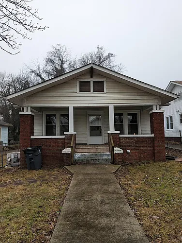 111 S Van Gilder St Photo 1