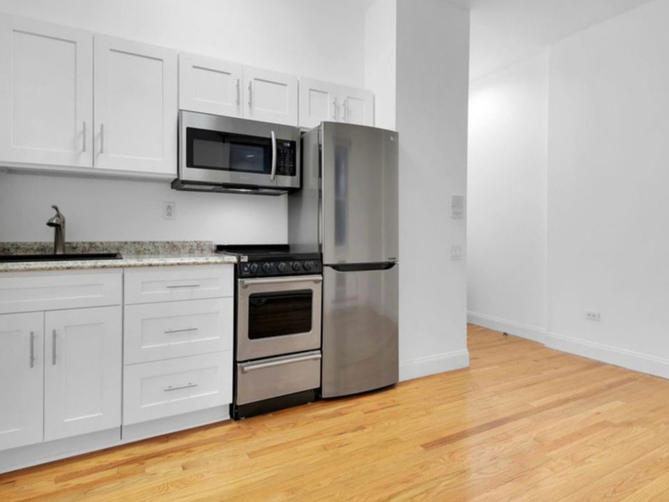 2nd image of 705 9th Ave APT 5B