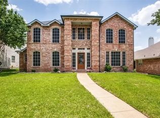 2812 Panorama Dr, Carrollton, TX 75007