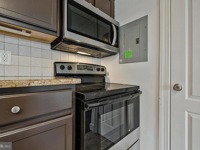 6302 Hil Mar Dr #6-2 — Photo 12