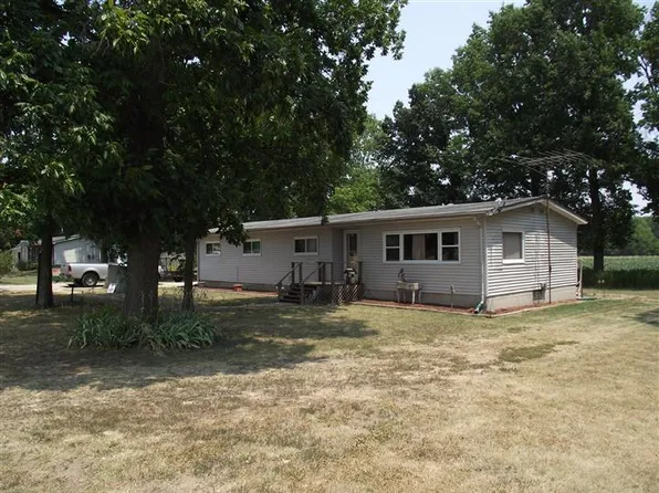 662 Hockett Bridge Rd, Greenville, IL 62246