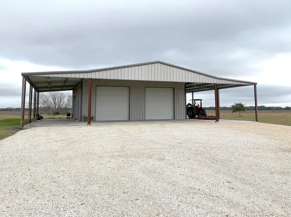 323 Prairie Switch Rd, El Campo, TX 77437