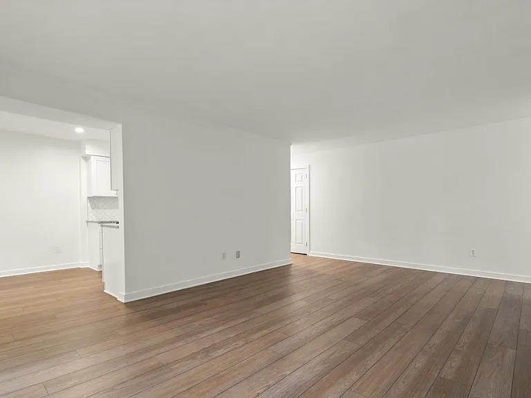 3334 Spring Ln #B42 — Photo 10