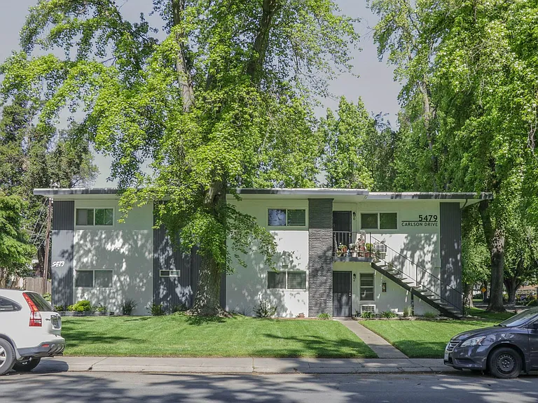 5479 Carlson Dr — Photo 10