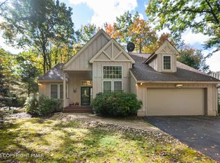 217 Sunset Pond Ln, Pocono Pines, PA 18350