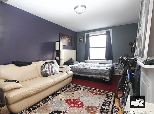 Rented by Jonis Realty | media 36