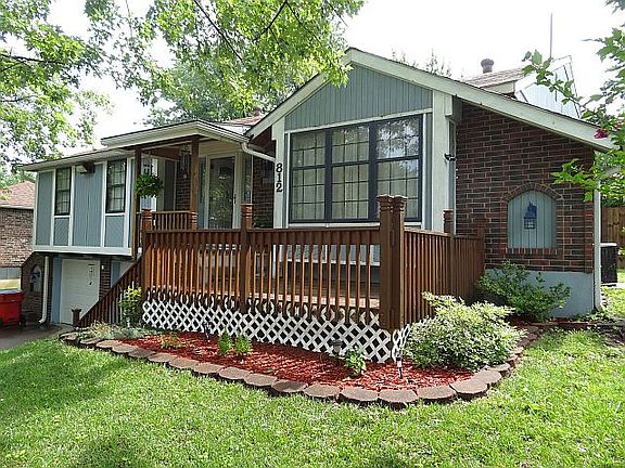 2nd image of 812 NW Arlington Pl