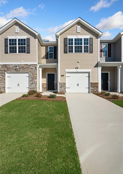 1st image of 2320 Lily Dr #113