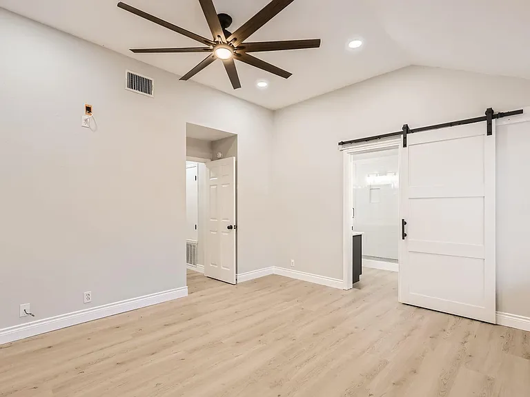 201 Orchard Way — Photo 13