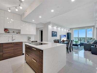 218 SE 14th St APT 1905, Miami, FL, 33131