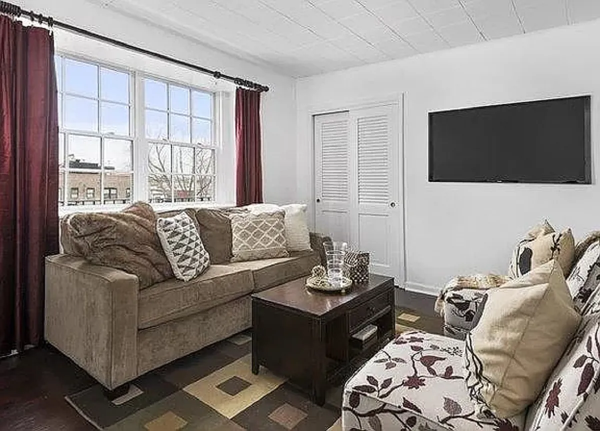 Studio, 1.0 bath, $1,550 — Photo 2