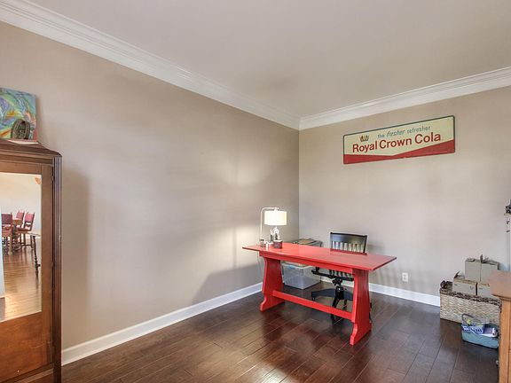 5th image of 207 Camellia Ct
