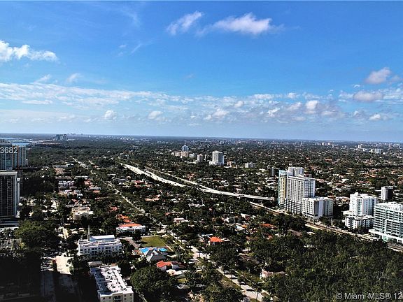 4th image of 1451 Brickell Ave #S8