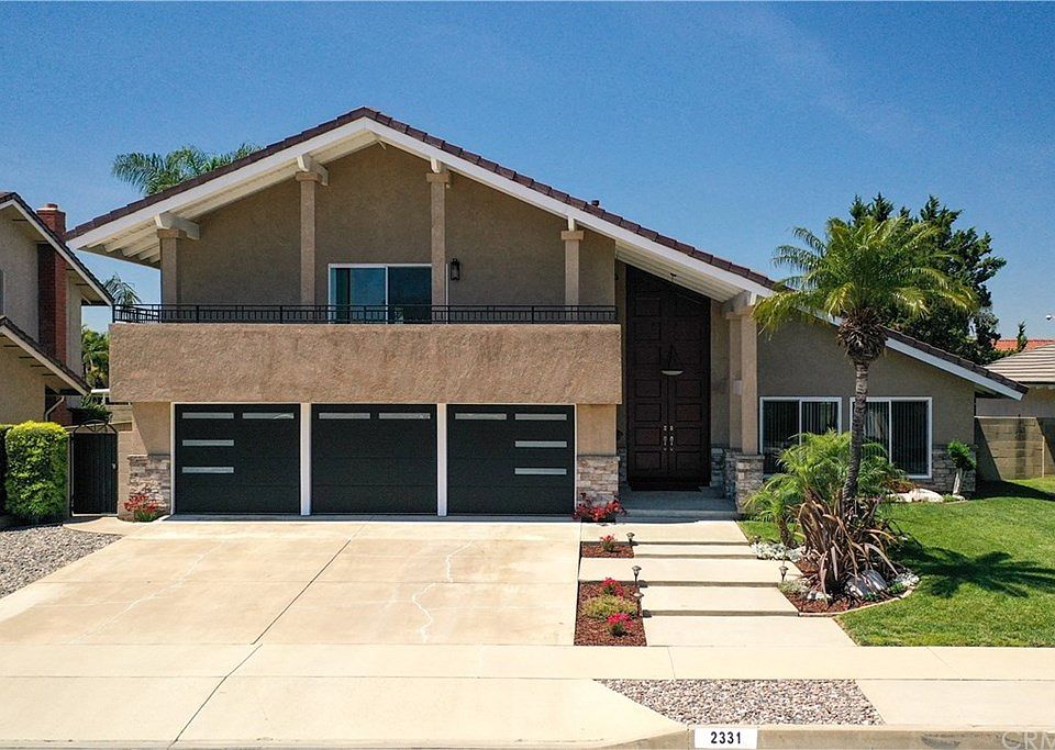2nd image of 2331 Navajo Ave