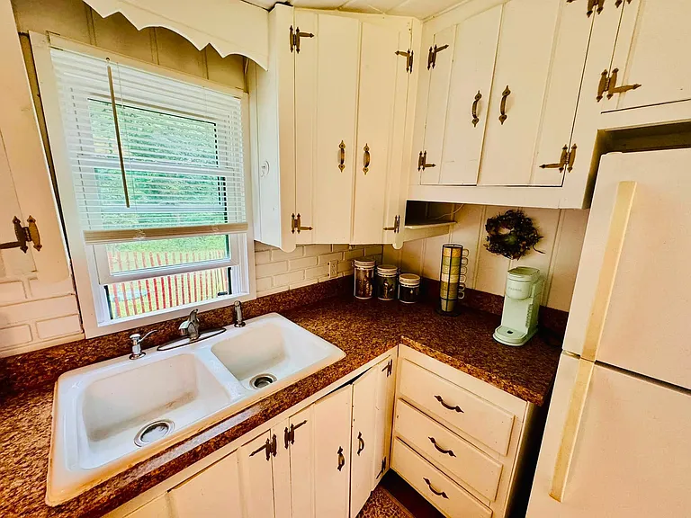 4930 Half Moon Dr — Photo 9