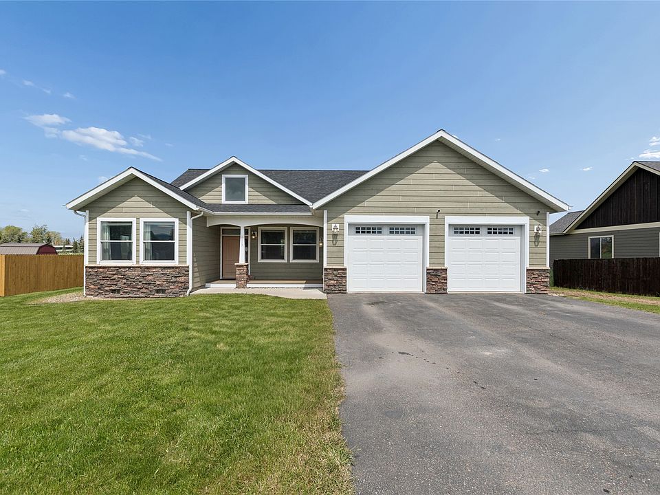 1st image of 1113 Mackinaw Loop
