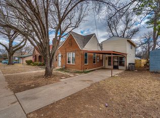 721 W Chambers St, Cleburne, TX 76033