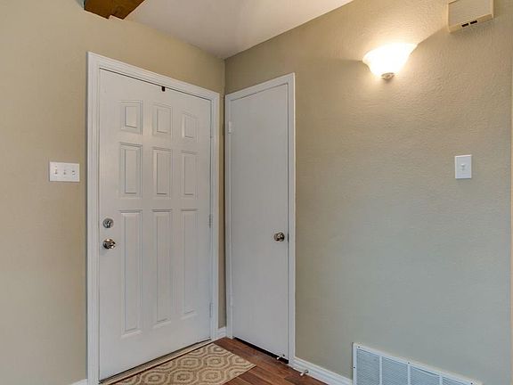 5th image of 1417 Catalina Dr