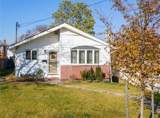 83 Lee Ave, Babylon, NY 11702
