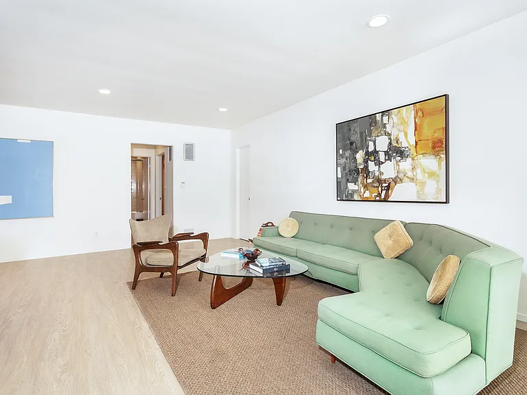 936 N San Vicente Blvd #16 — Photo 9