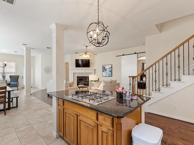 409 Rosemont Ln — Photo 9