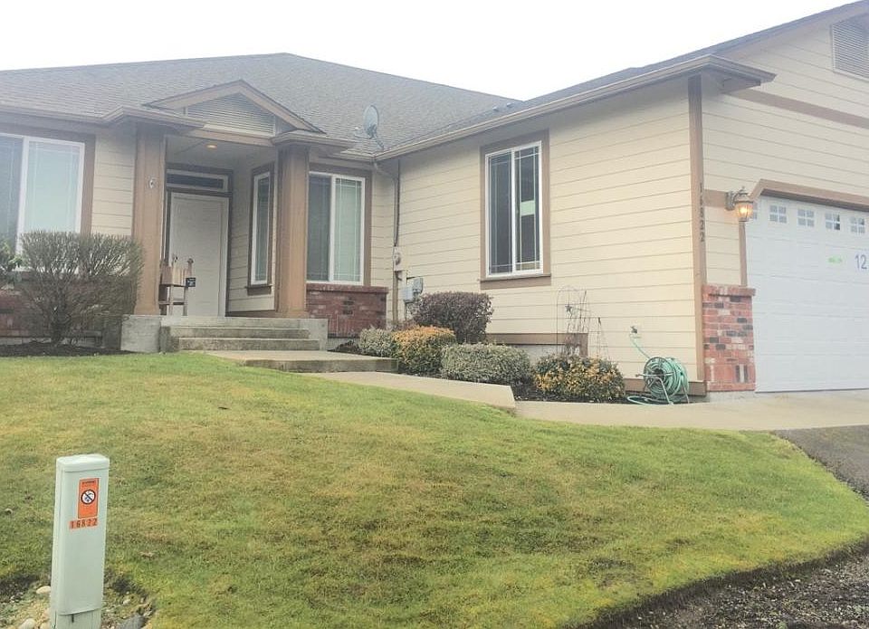 1st image of 16822 32nd Ave E