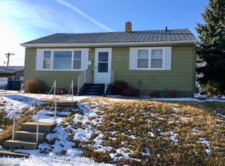 43 13th Ave W, Dickinson, ND 58601