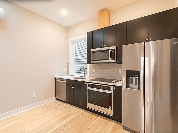 3rd image of 1946 N 6th St Unit 3R