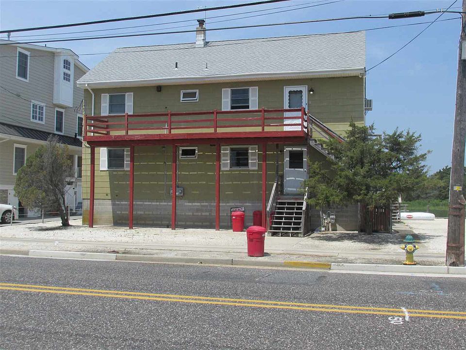 2nd image of 3518 Ocean Dr