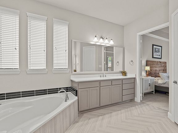 5th image of 6637 Elderberry Way