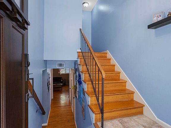 4th image of 76 Briarview Cir