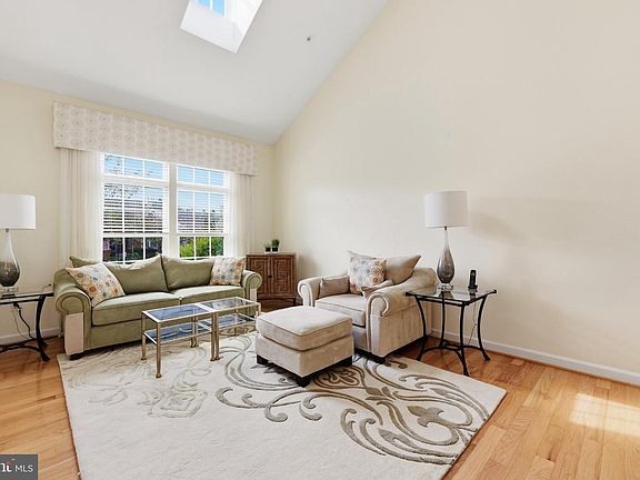 4th image of 10545 Edwardian Ln
