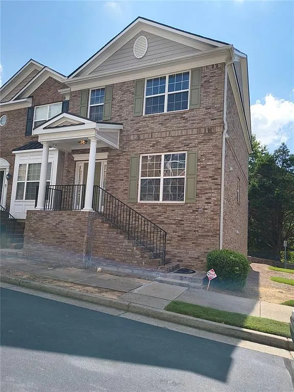 3 bed, 3.5 bath, 2394 sqft, $2,400 — Photo 1