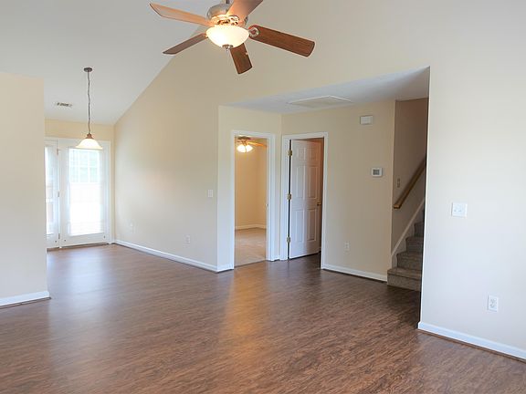 4th image of 100 Lauren Wood Cir