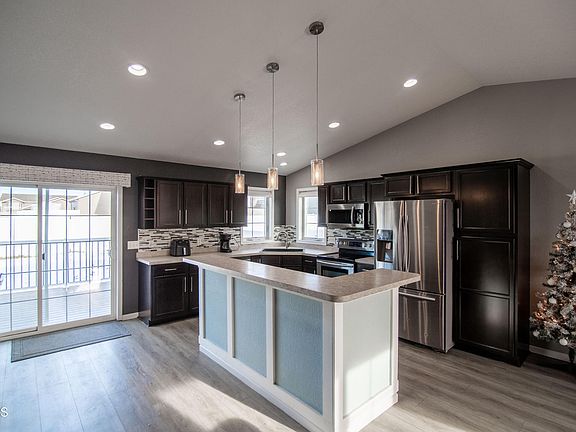 4th image of 5019 39th Ave NW