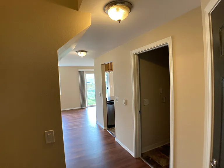 1841 C Pl SE #A — Photo 11