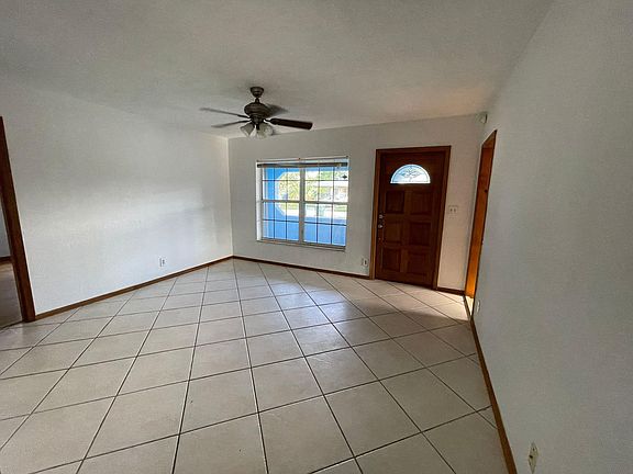 4th image of 431 NW 52nd Court