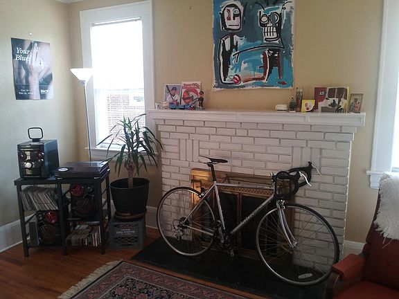 2nd image of 2886 College St