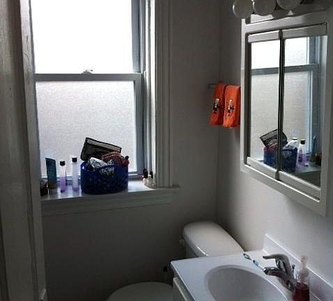 4th image of 5206 N Leavitt St #1E