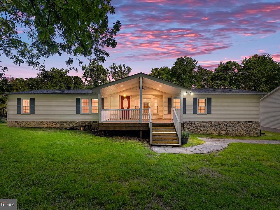 1st image of 3303 Danbury Cir