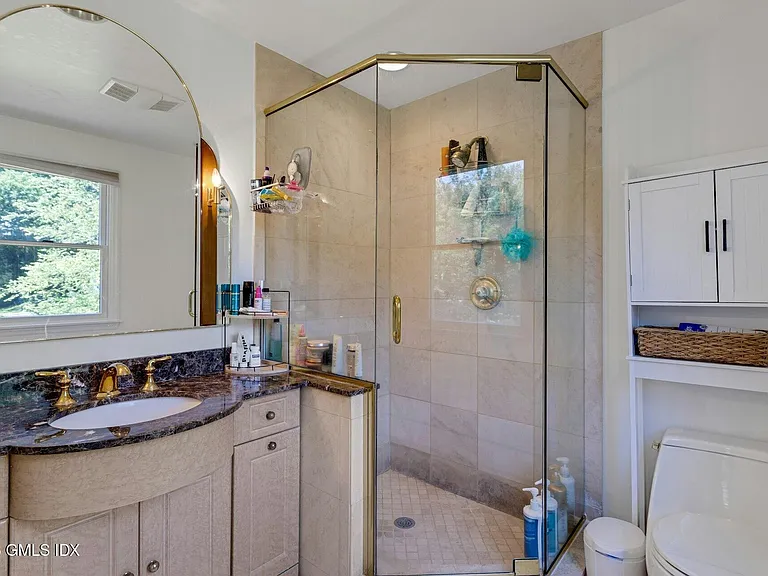 18 Cornelia Dr — Photo 13