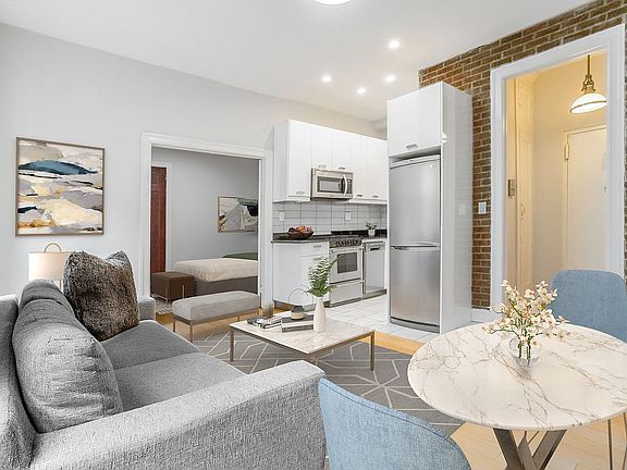 3rd image of 15 Fort Washington Ave APT 4F
