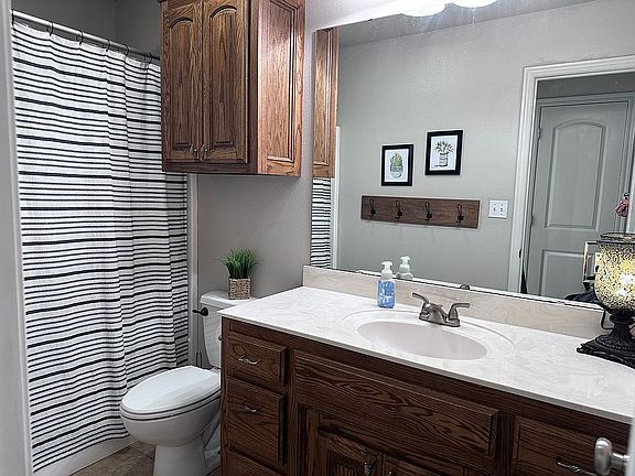 5th image of 6154 N Willis St