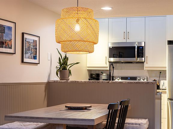 4th image of 11 Valleywood Ln