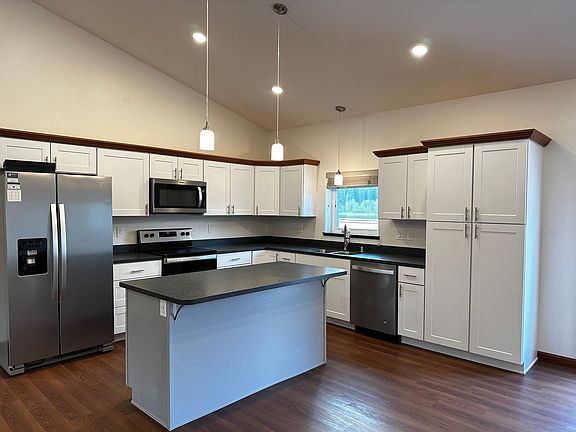 2nd image of 3141 Psalms Blvd