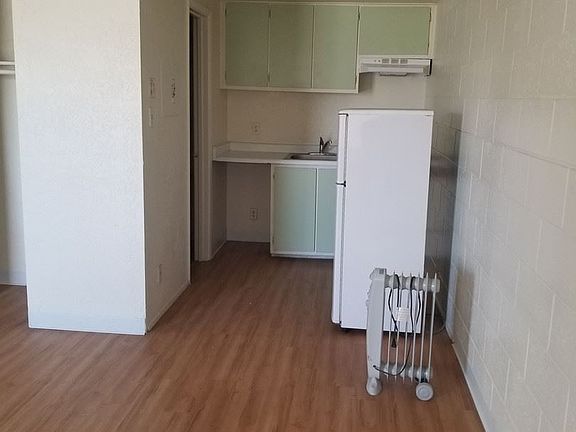 3rd image of 1601 Gold Ave SE APT B