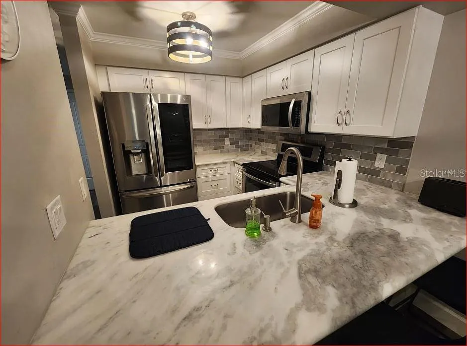2 bed, 2.5 bath, 1088 sqft, $1,995 — Photo 3